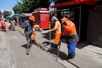 Prefeitura de Manaus realiza manutencao em canaletas no centro historico e reforca compromisso com a revitalizacao urbana 2