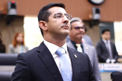 Requerimento de Saimon Bessa resulta em reparo de erosao no bairro Flores 8