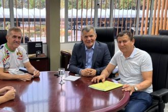 Roberto Sabino visita superintendente da Suframa Bosco Saraiva para discutir acoes de melhorias para Manaus 1