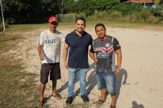 Vereador Marco Castilhos ouve moradores do Vila Amazonas e reforca pedido por revitalizacao de quadra e campo de areia 1