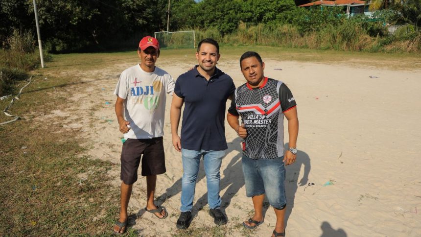 Vereador Marco Castilhos ouve moradores do Vila Amazonas e reforca pedido por revitalizacao de quadra e campo de areia 6