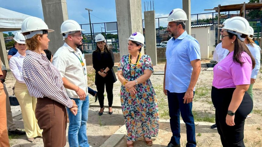 Yomara Lins participa de vistoria nas obras da Casa da Mulher Brasileira ao lado da ministra Marcia Lopes