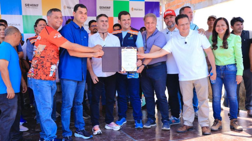 Eduardo Alfaia acompanha lancamento de obras historicas de asfaltamento na zona rural de Manaus 1