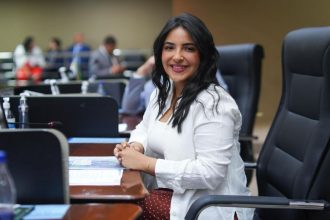 Projeto de Thaysa Lippy que amplia inclusao digital de idosos em Manaus avanca na CMM