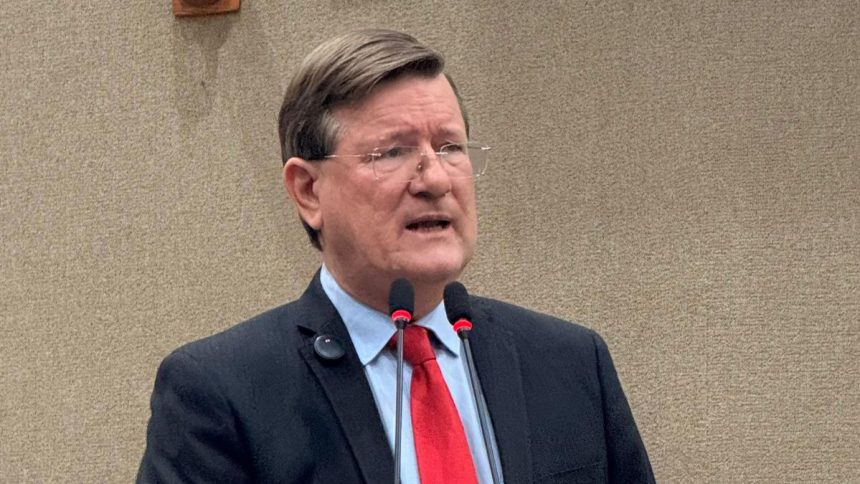 Ze Ricardo denuncia Manaus paga caro por estacionamento e recebe abandono em troca