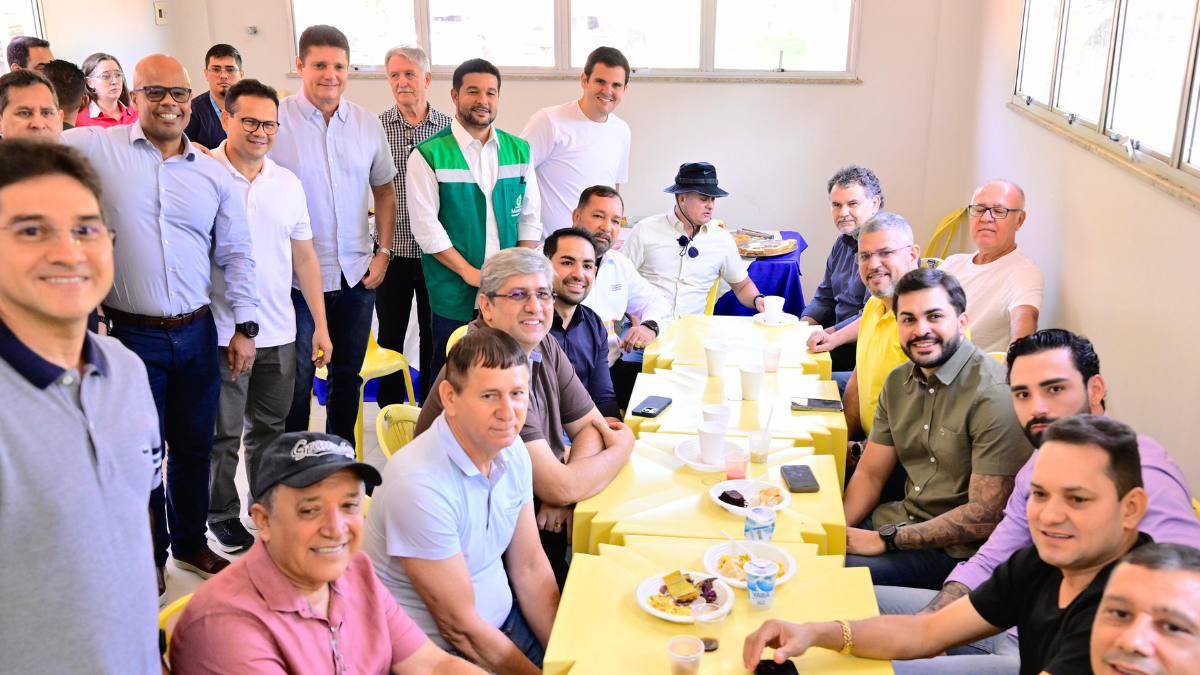 Eduardo Alfaia participa de visita às obras do novo aterro sanitário - Foto: Casa Civil/Prefeitura de Manaus