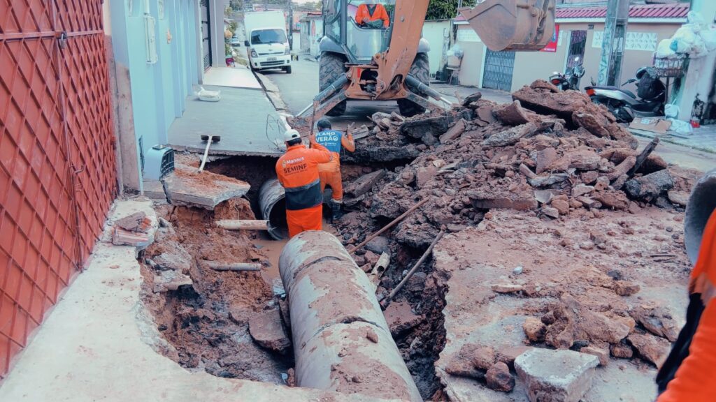 Prefeitura-de-Manaus-intensifica-recuperacao-de-drenagem-profunda-no-bairro-Lirio-do-Vale-e-garante-mais-seguranca-a-populacao-3