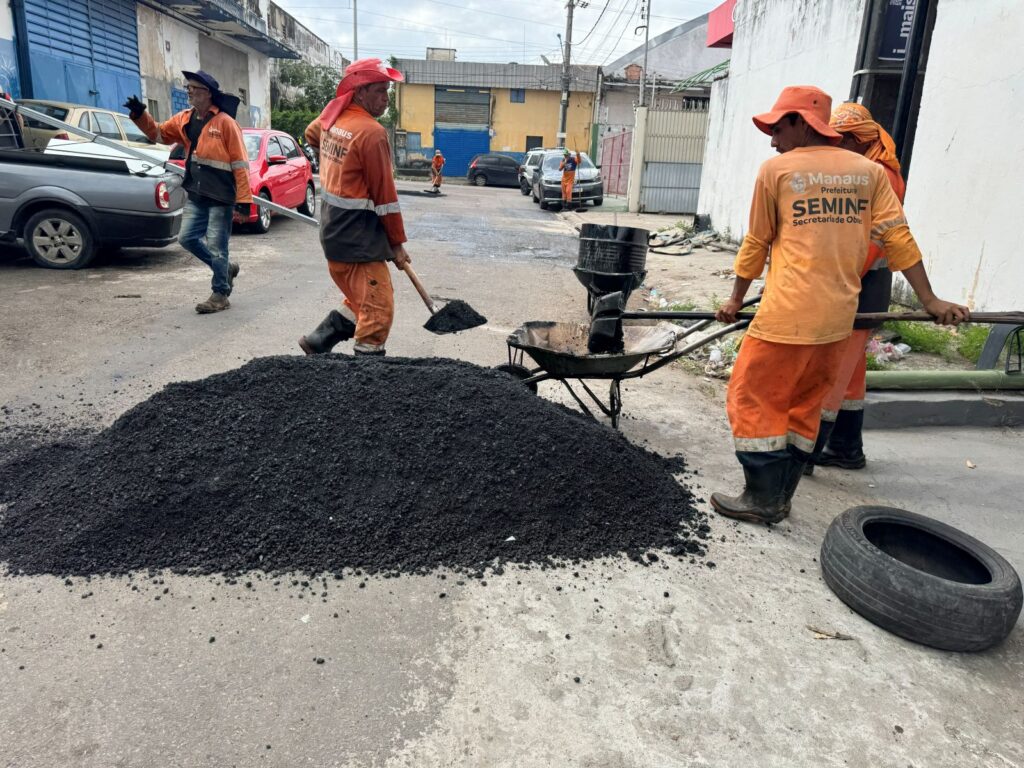 Prefeitura-de-Manaus-leva-recuperacao-asfaltica-ao-bairro-Raiz-e-melhora-a-mobilidade-na-rua-Correa-Junior-3