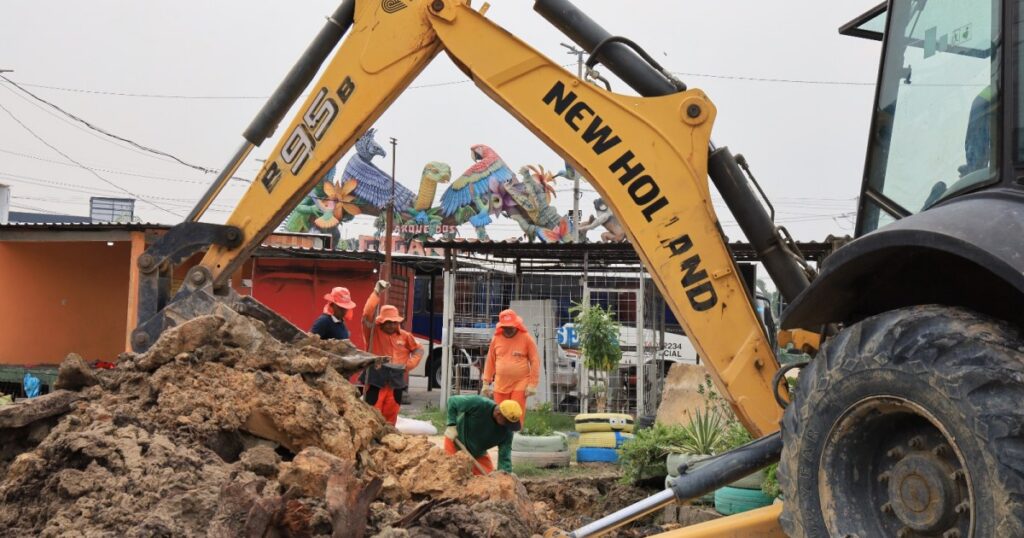 No Novo Aleixo, rede antiga dá lugar a estruturas de concreto em 90 metros