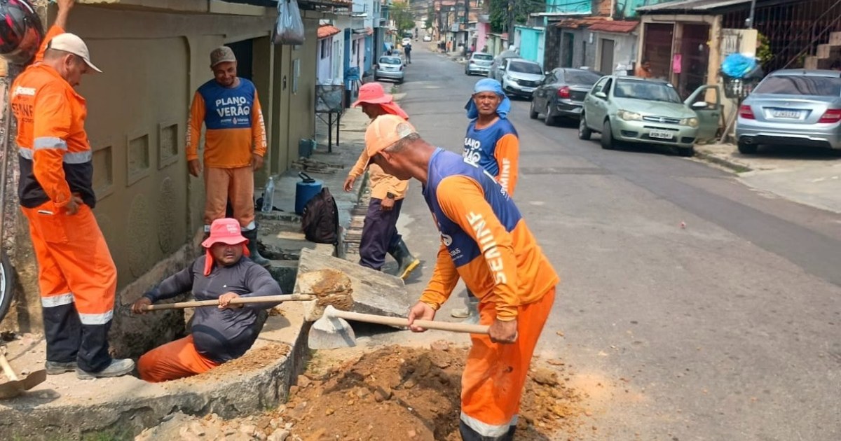 Ponto de drenagem e calçada são recuperados no Lírio do Vale, em Manaus