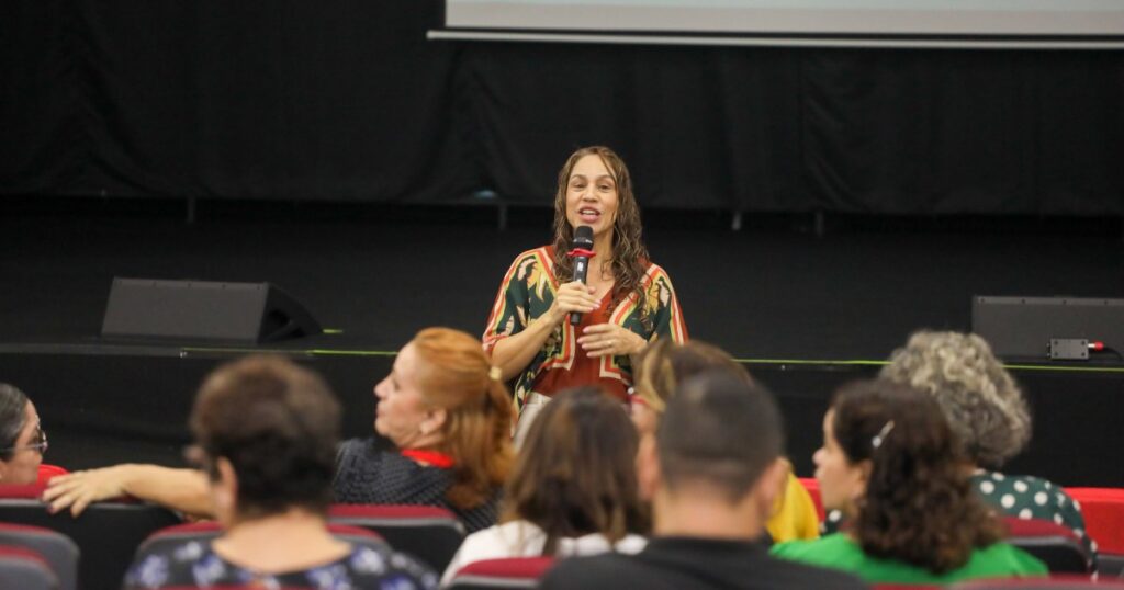 Quatro setores do Dage participam de palestra sobre ética e convivência profissional em Manaus