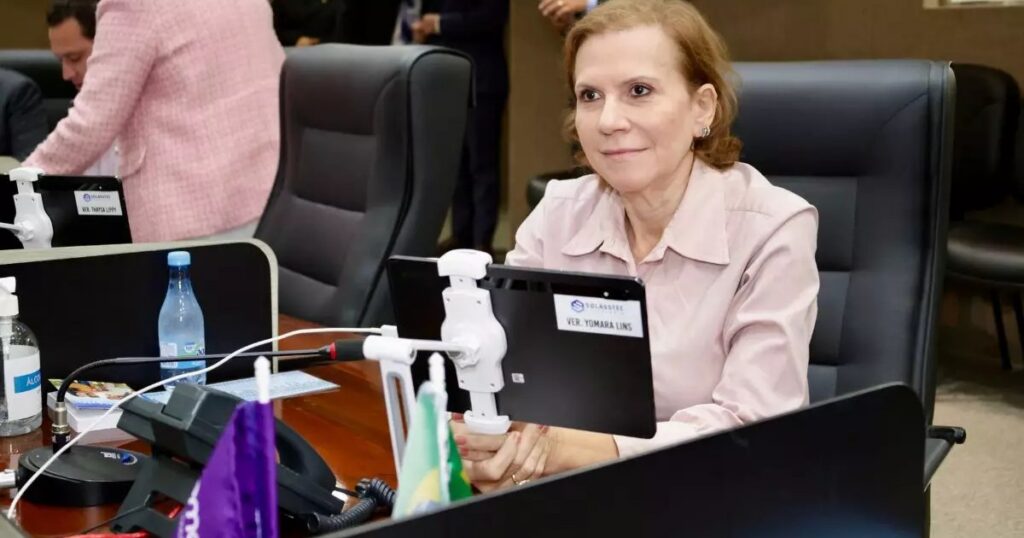 Apoio emocional durante o tratamento do câncer de mama é destacado por Yomara Lins