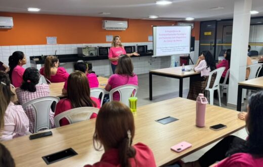 Implurb reúne servidores para orientar sobre prevenção dos cânceres de mama e do colo do útero