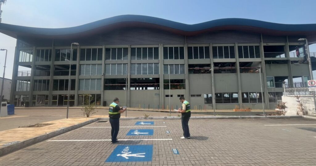 Fiscalização da Zona Azul mira sinalização em pontos turísticos do centro de Manaus