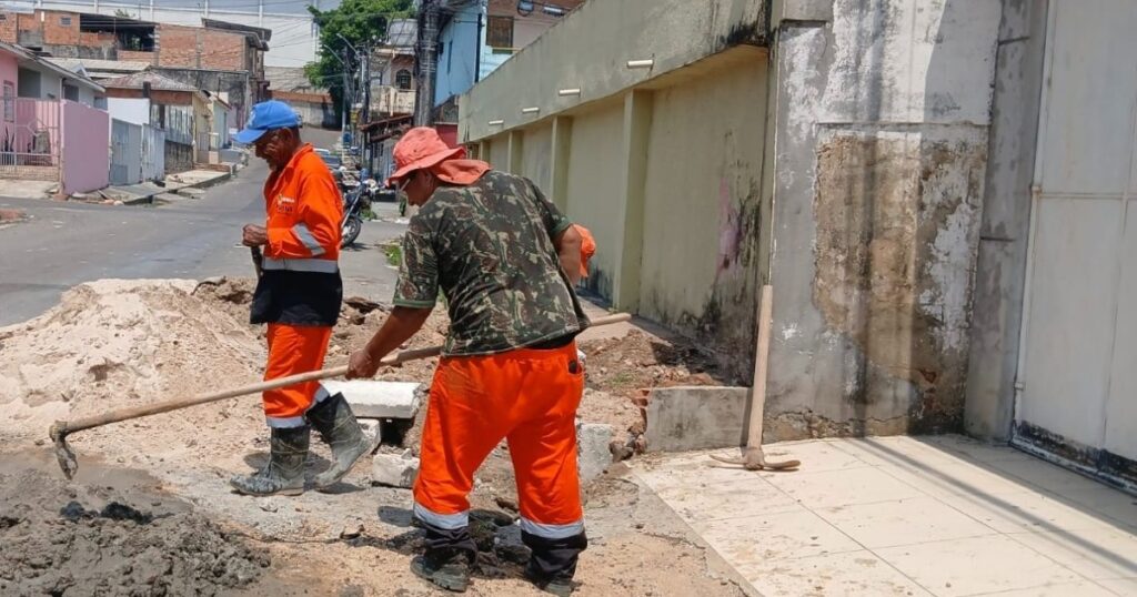Entre tubulação e calçada, rua Pitimbu chega à etapa de drenagem superficial