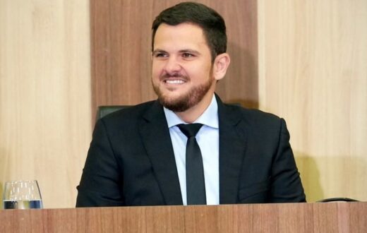 Posse no TJ-AM reúne desembargadora com 33 anos de carreira e ex-procurador de Manaus