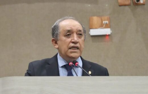 Cartazes e informações online passam a ser exigidos nas escolas de Manaus para orientar sobre direitos de autistas