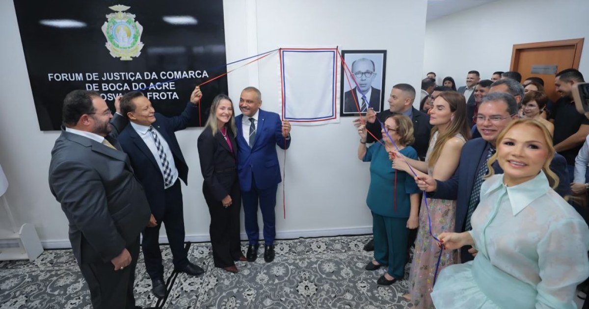 Boca do Acre homenageia juiz Osvaldo Frota em inauguração de fórum durante aniversário