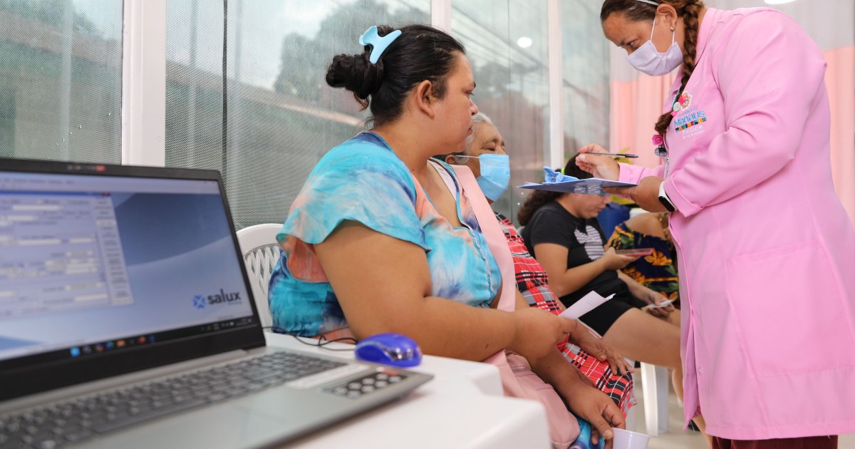 Outubro Rosa amplia oferta de mamografias e preventivos em unidade móvel de Manaus
