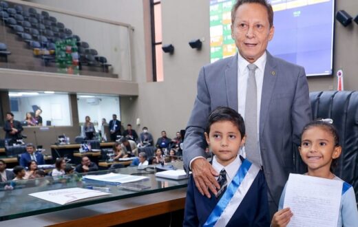 Cartas feitas por alunos encerram projeto de cidadania da Assembleia do Amazonas