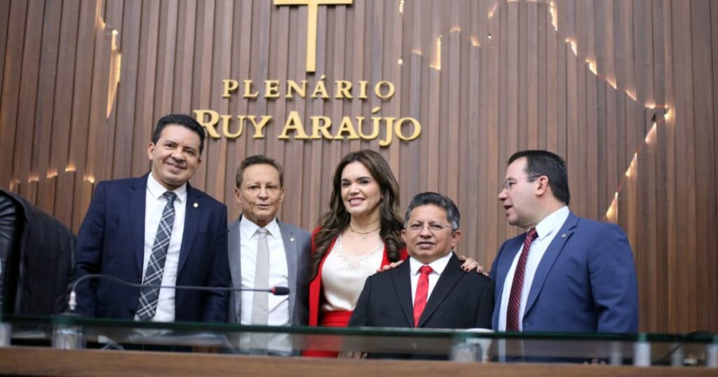Plenário da Aleam registra manifestações após escolha de Alessandra Campelo para vice-governadora