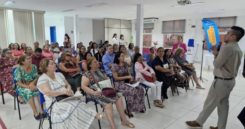 Aposentadoria é marcada por homenagem e orientação da Manausprev a servidores municipais